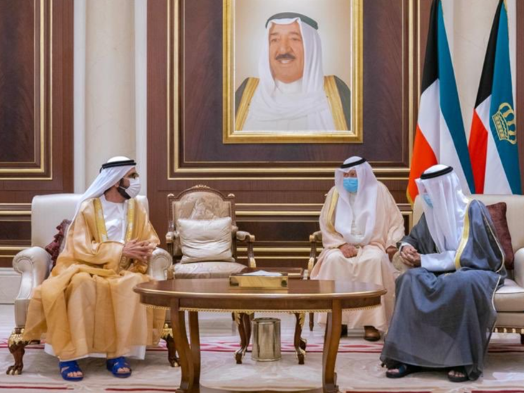 El gobernante de Dubai ofrece sus condolencias en Kuwait. (Twitter)