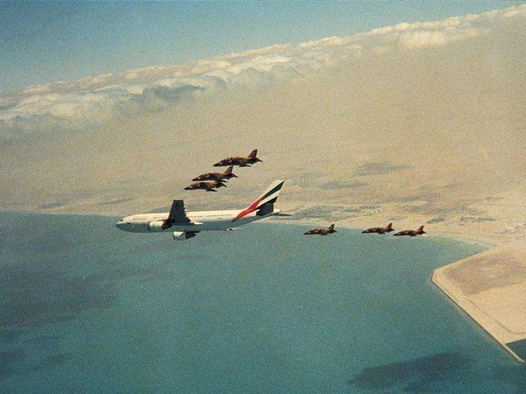 Una imagen del primer vuelo de Emirates hace 35 años.