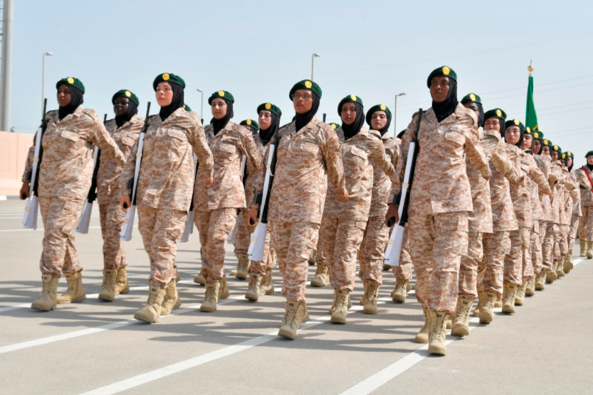Desfile militar femenino en EAU. (WAM)