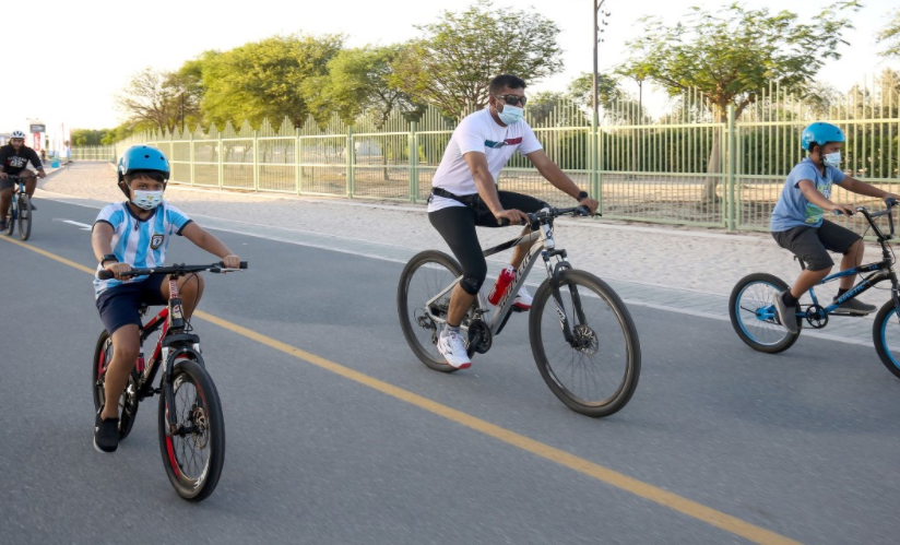 Aficionados a la bici en Dubai. (WAM)