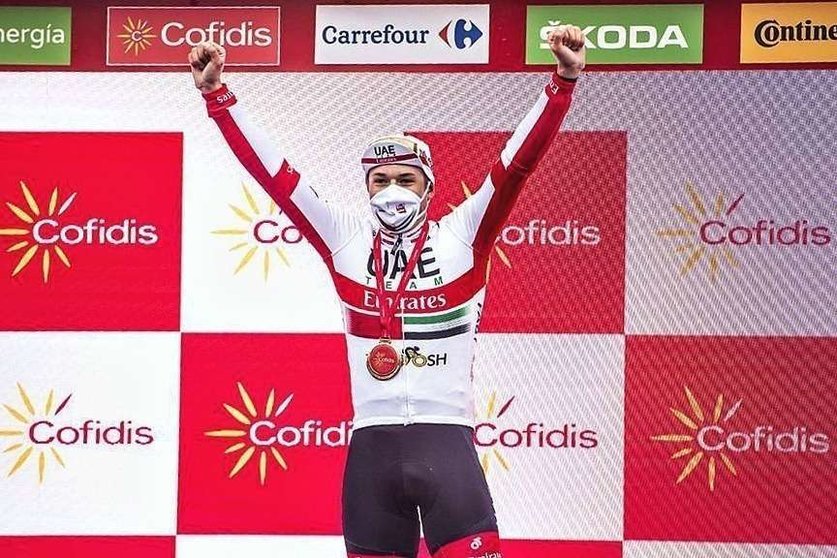 Jasper Philipsen, del UAE Team Emirates, tras vencer en la décimoquinta etapa de la Vuelta a España.