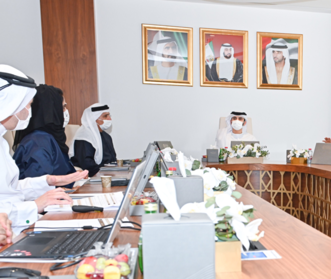 Una reunión en Dubai en la era del coronavirus. (Dubai Media Office)