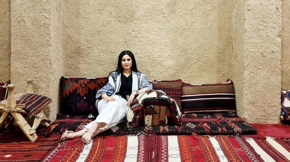 Djamila Benchaid mantiene una activa presencia en las redes sociales desde Arabia Saudí con el objetivo de dar a conocer al mundo hispanoparlantes aspectos desconocidos del país. (Cedida)