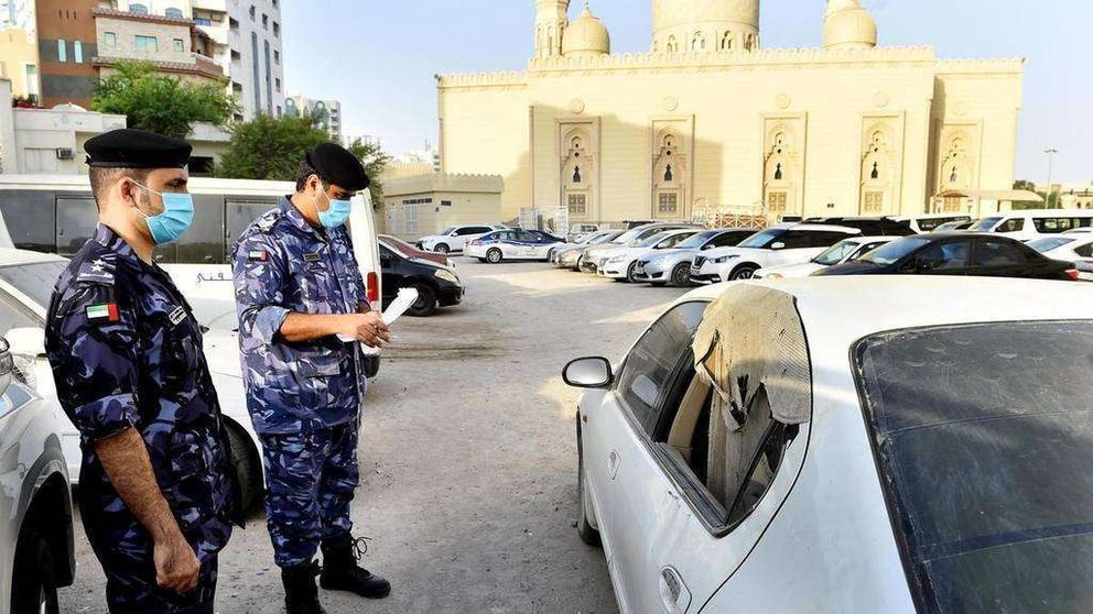 La Policía de Sharjah difundió esta imagen de un coche abandonado.