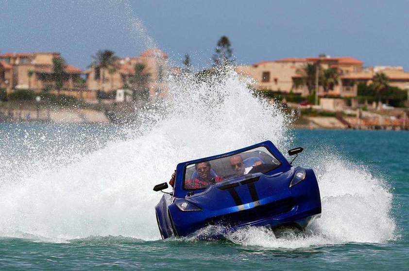 El coche acuático en acción. (Reuters)