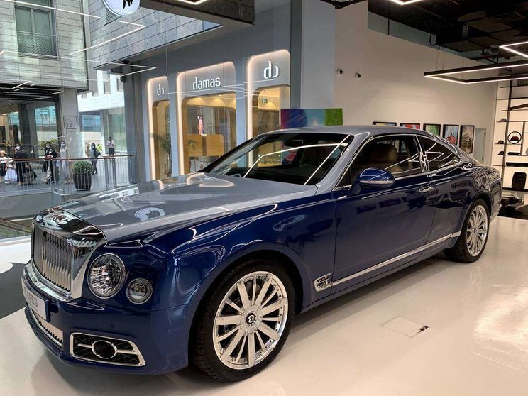 Un Bentley en exhibición en Dubai. (EL CORREO)
