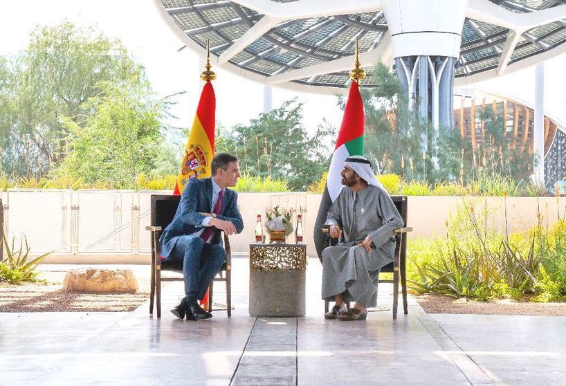 Encuentro de Sánchez con el jeque Mohammed bin Rashid Al Maktoum en Dubai. (WAM)