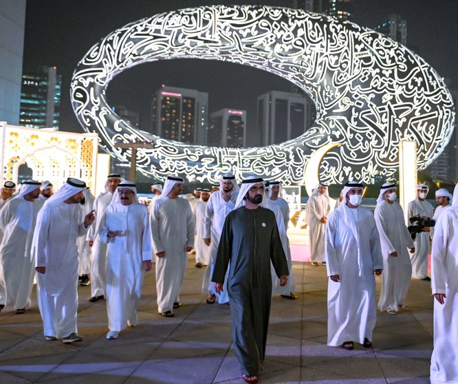 El jeque Mohammed llega al Museo del Futuro. (Dubai Media Office).