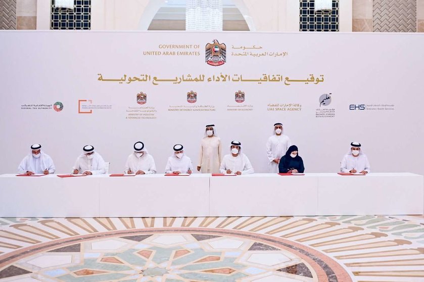 Consejo del Gobierno de Emiratos este jueves. (Twitter)