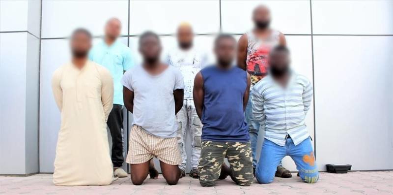 La Policía de Dubai difundió esta imagen de los miembros de las bandas detenidos.