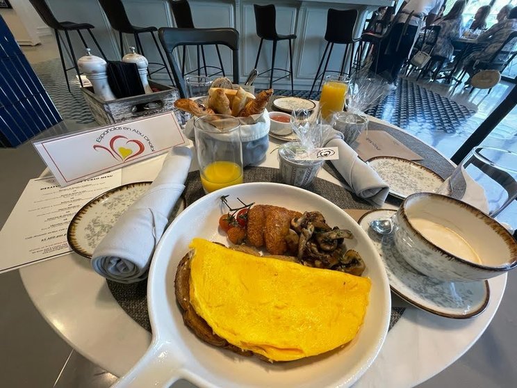 A modo ilustrativo, un desayuno en Abu Dhabi. (EL CORREO)