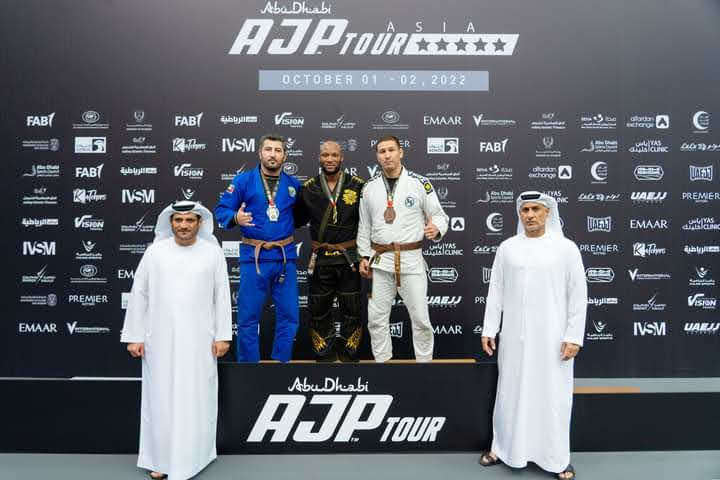 A modo ilustrativo, el campeón colombiano Carlos Cabrera medalla de oro en el AJP Pro de jiu jitsu celebrado en Abu Dhabi. (Cedida)