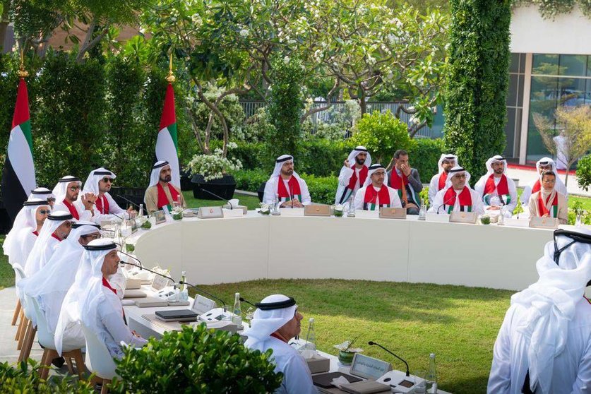 Un momento de la reunión del Gabinete de EAU este domingo. (Twitter)