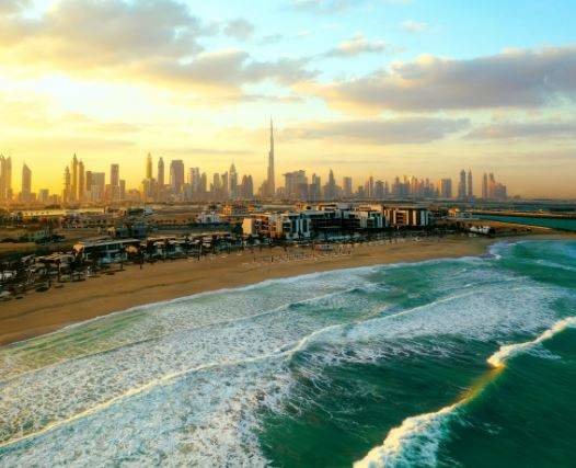 Una imagen del centro de Dubai desde la costa. (WAM)