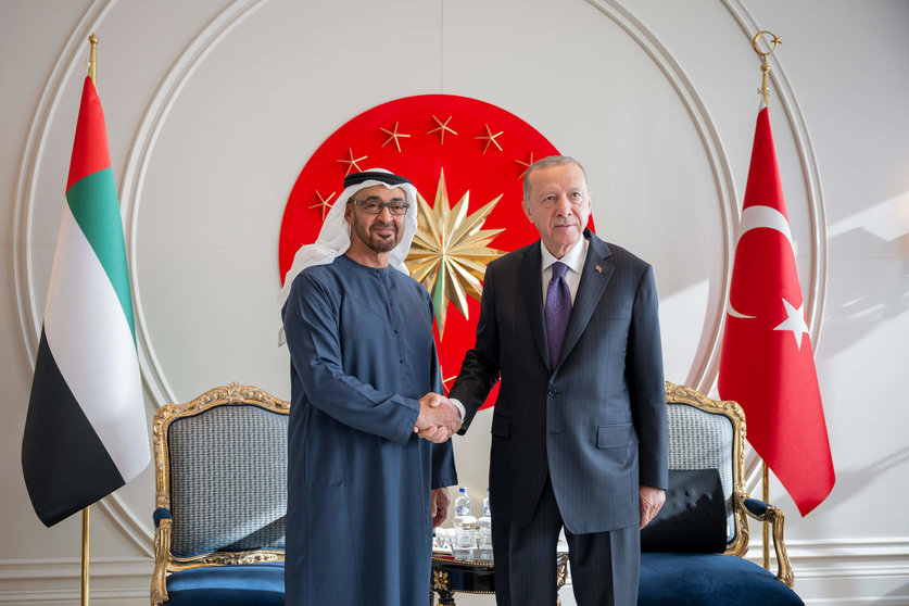 Los presidentes de Emiratos Árabes y Turquía este sábado en Estambul. (WAM)