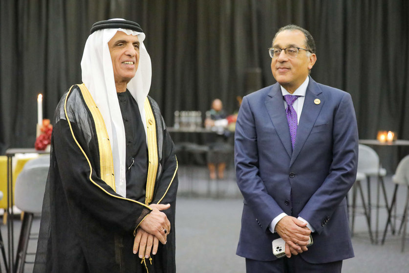 El gobernante del emirato de Ras Al Khaimah junto al presidente de Sudáfrica. (WAM)