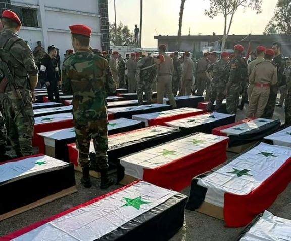 Ceremonia fúnebre por los fallecidos en el atentado en Siria. (Twitter)