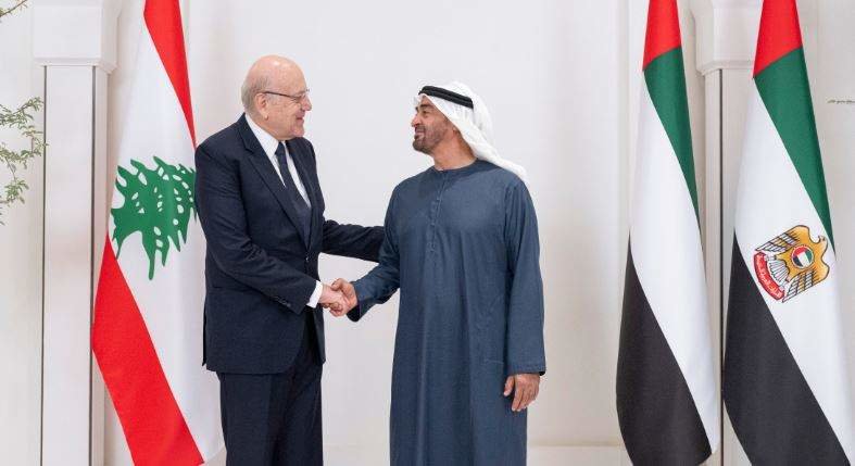 El presidente de Emiratos junto al primer ministro del Líbano en Abu Dhabi. (WAM)