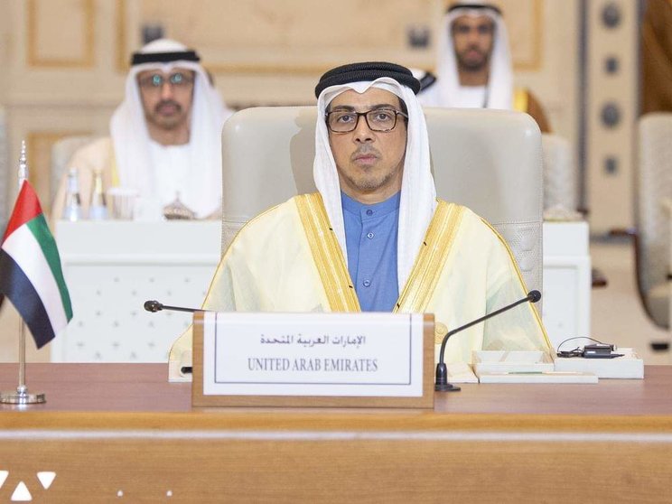 El jeque Mansour durante su participación en la Cumbre de Riad, (WAM)