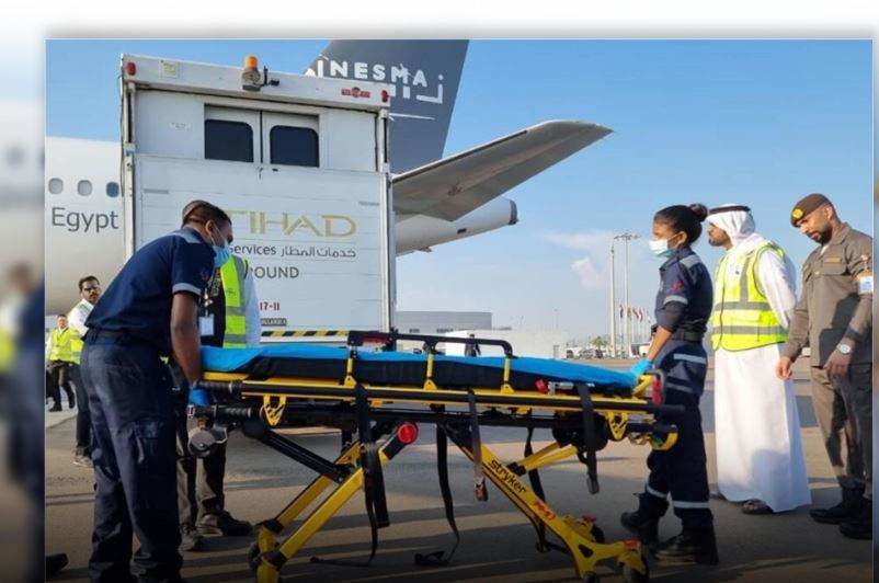 Una camilla espera la llegada de los menores palestinos para ser atendidos en hospitales de EAU. (Twitter)