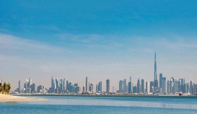 Una imagen del centro de Dubai desde la costa. (Visit Dubai)