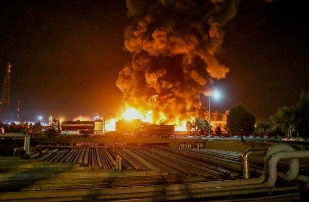 Incendio en una refinería. (Fuente externa)