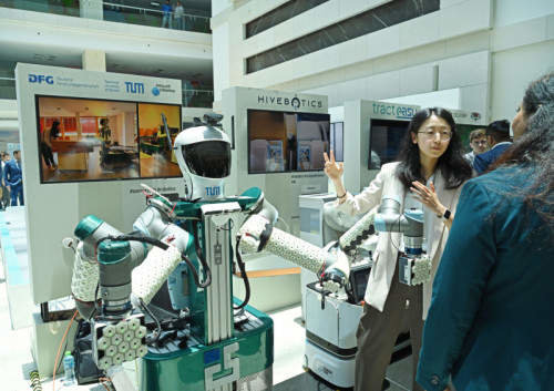 Uno de los robots presentado en ForsaTEK, la plataforma de innovación anual de Emirates Group. (Emirates)