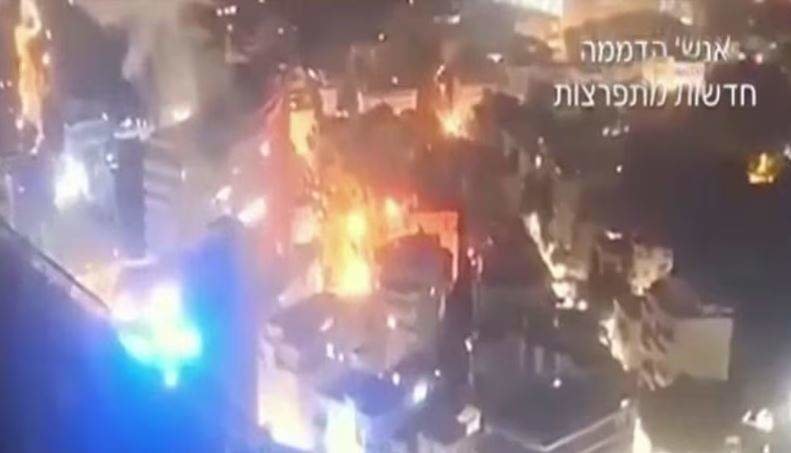 Un captura de pantalla del vídeo de la explosión en Tel Aviv. (X)