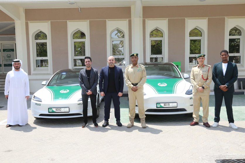 Los nuevos Tesla de la Policía de Dubai. (X)