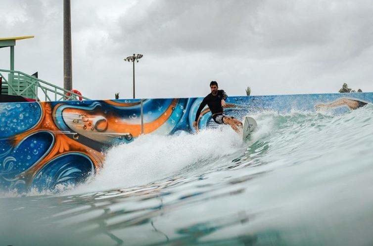 La piscina de surf en Abu Dhabi. (Instagram)