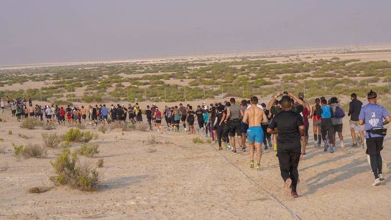 Una imagen de participantes en la Spartan Beast World en Abu Dhabi. (WAM)