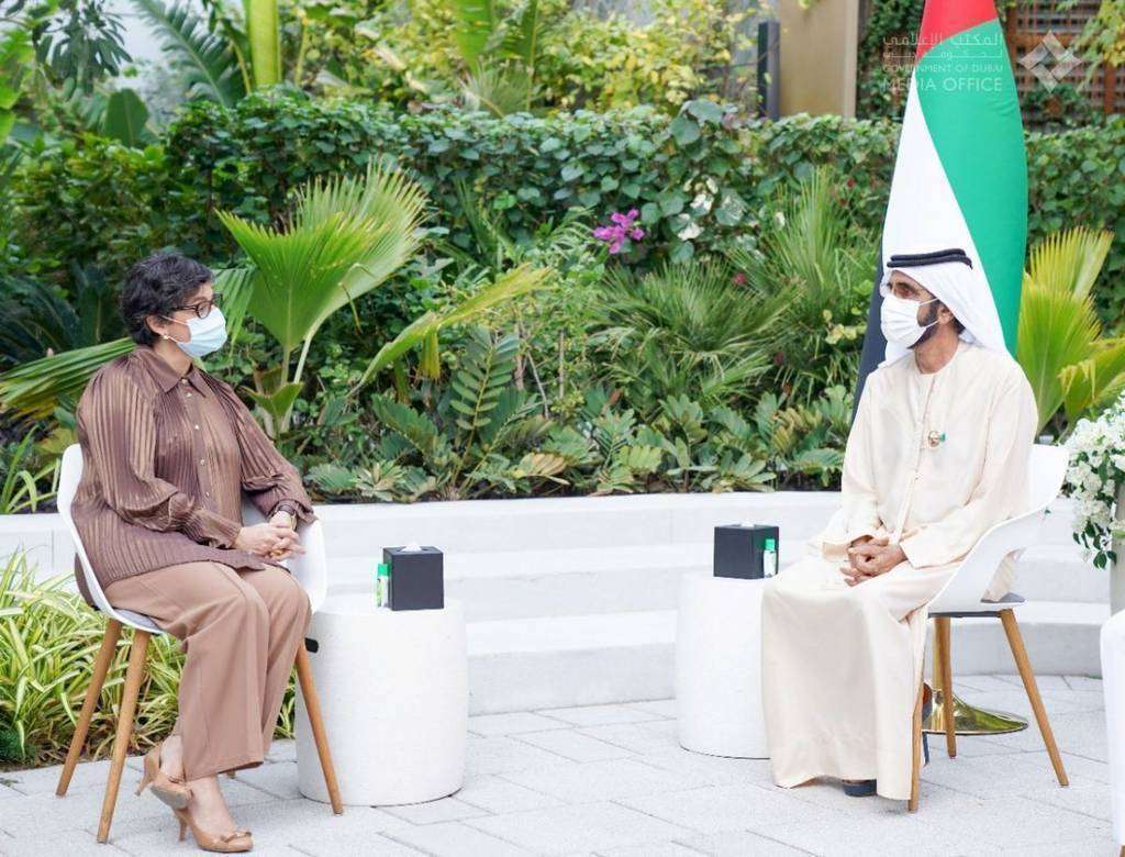 La ministra de Exteriores de España, Arancha González Laya, en su encuentro con el jeque Mohammed bin Rashid Al Maktoum, vicepresidente de Emiratos Árabes y gobernante de Dubai. (@DXBMediaOffice) La ministra de Exteriores de España, Arancha González Laya, en su encuentro con el jeque Mohammed bin Rashid Al Maktoum, vicepresidente de Emiratos Árabes y gobernante de Dubai. (@DXBMediaOffice)