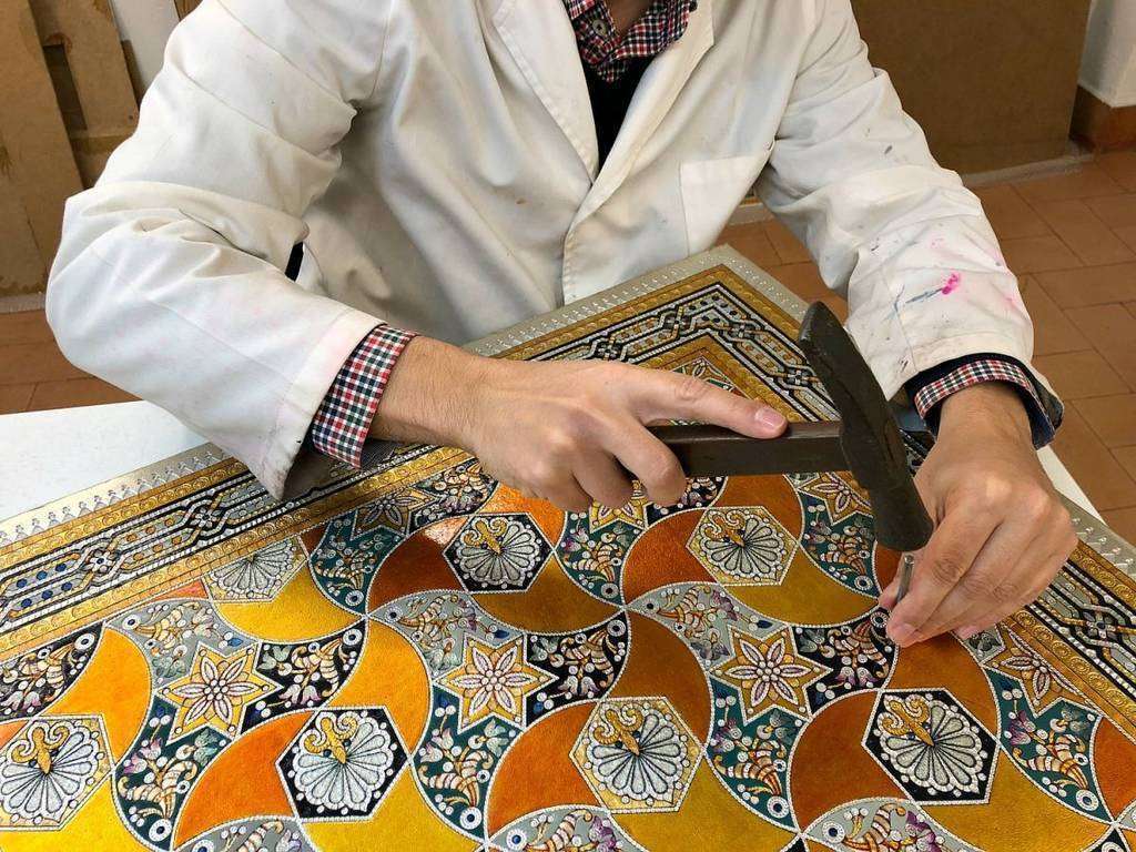 José Carlos Villarejo, durante el proceso de creación de una obra en su taller museo de Córdoba. (Cedida) José Carlos Villarejo, durante el proceso de creación de una obra en su taller museo de Córdoba. (Cedida)